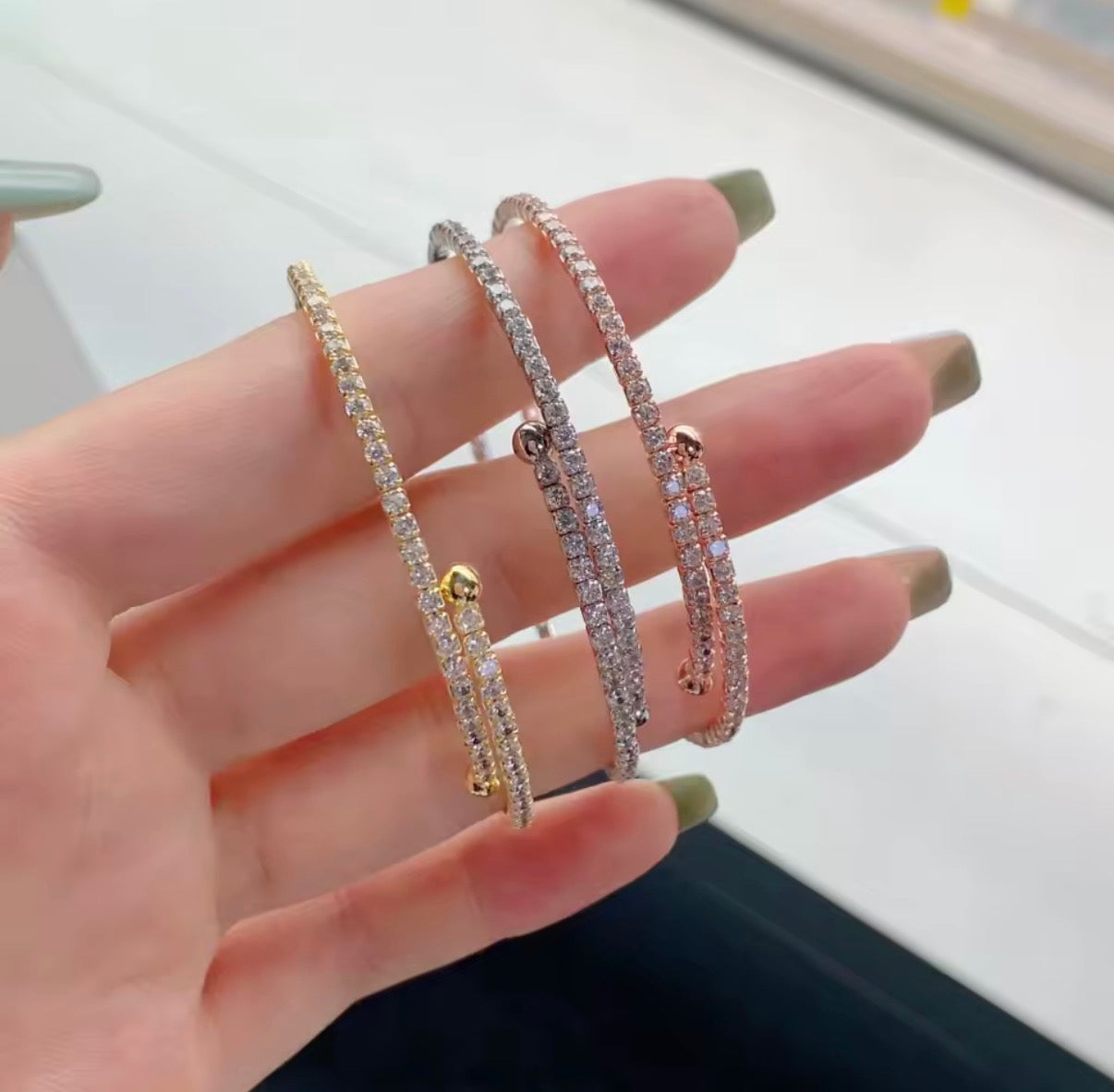 GLISSARA – Bracciale regolabile ghiacciato