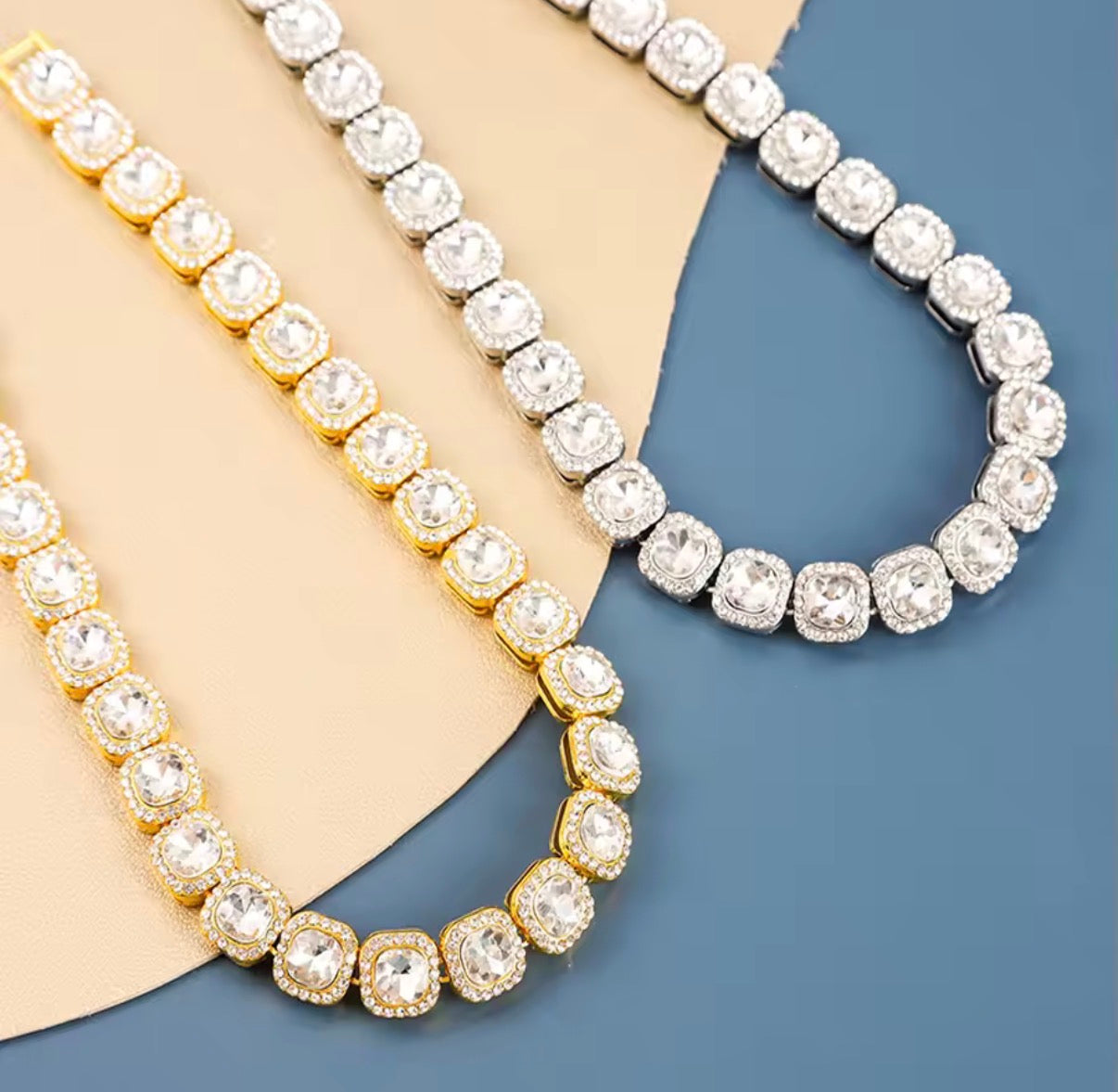 VORTEXION – Collana con ciondolo Iced Halo